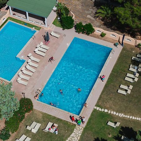 Amareclub Rocca Dorada Hotel Santa Margherita di Pula Bagian luar foto