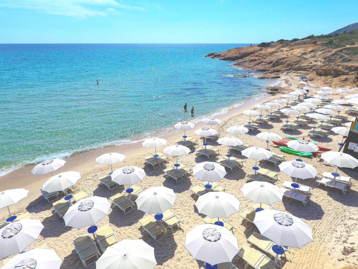 Amareclub Rocca Dorada Hotel Santa Margherita di Pula Bagian luar foto
