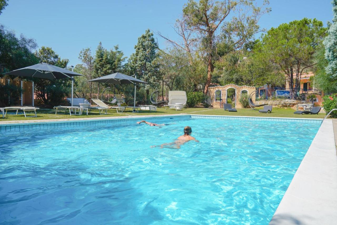Amareclub Rocca Dorada Hotel Santa Margherita di Pula Bagian luar foto