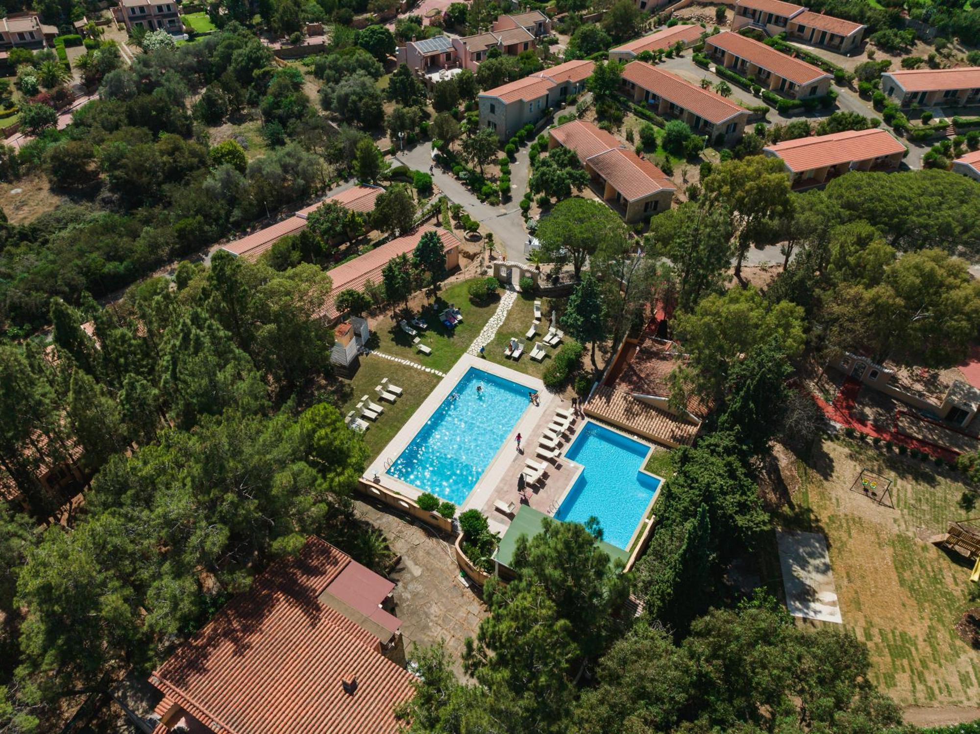 Amareclub Rocca Dorada Hotel Santa Margherita di Pula Bagian luar foto