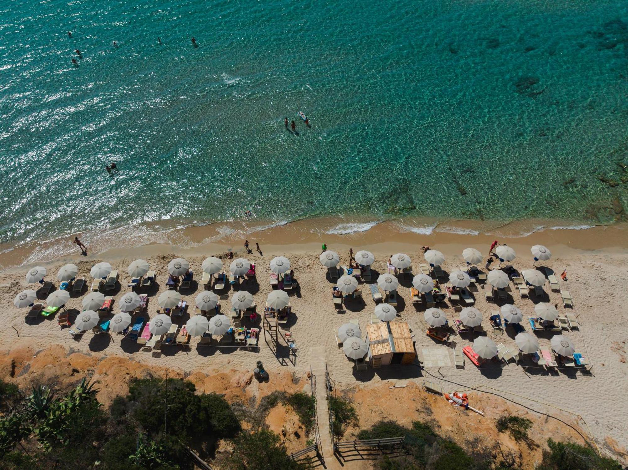Amareclub Rocca Dorada Hotel Santa Margherita di Pula Bagian luar foto