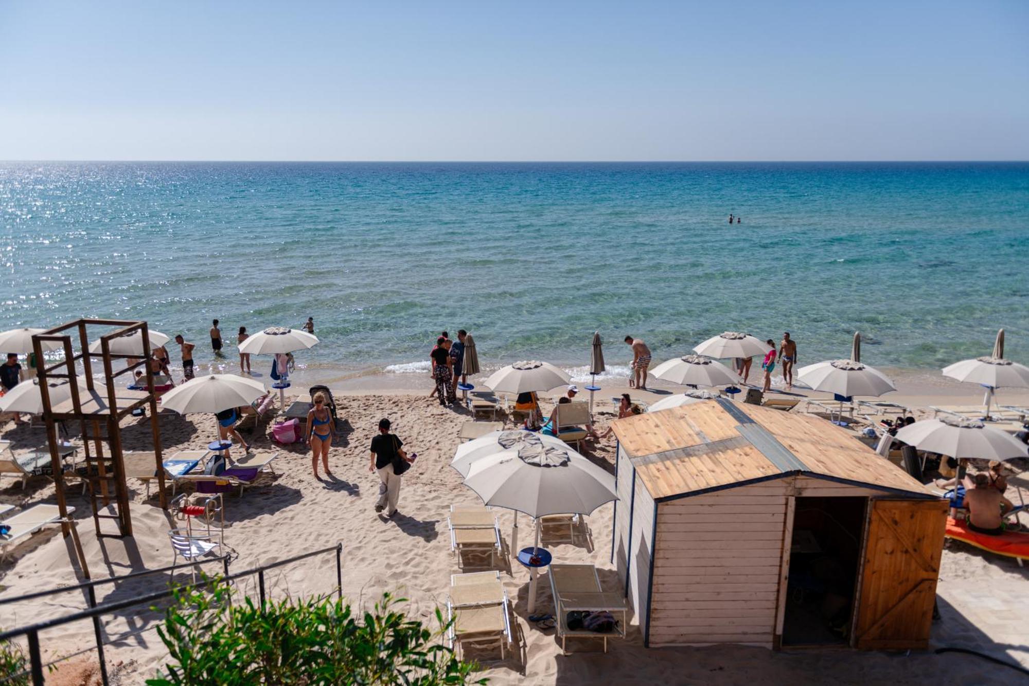 Amareclub Rocca Dorada Hotel Santa Margherita di Pula Bagian luar foto