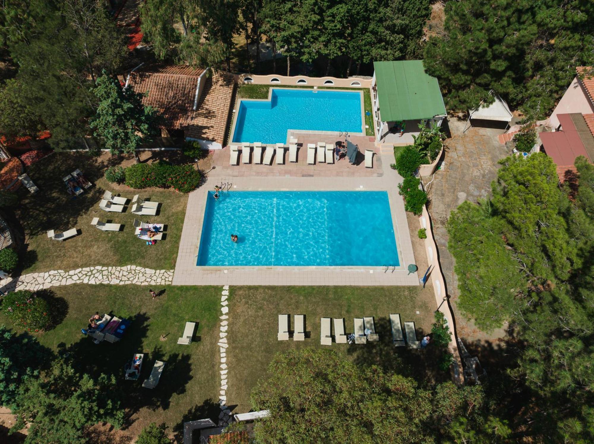 Amareclub Rocca Dorada Hotel Santa Margherita di Pula Bagian luar foto