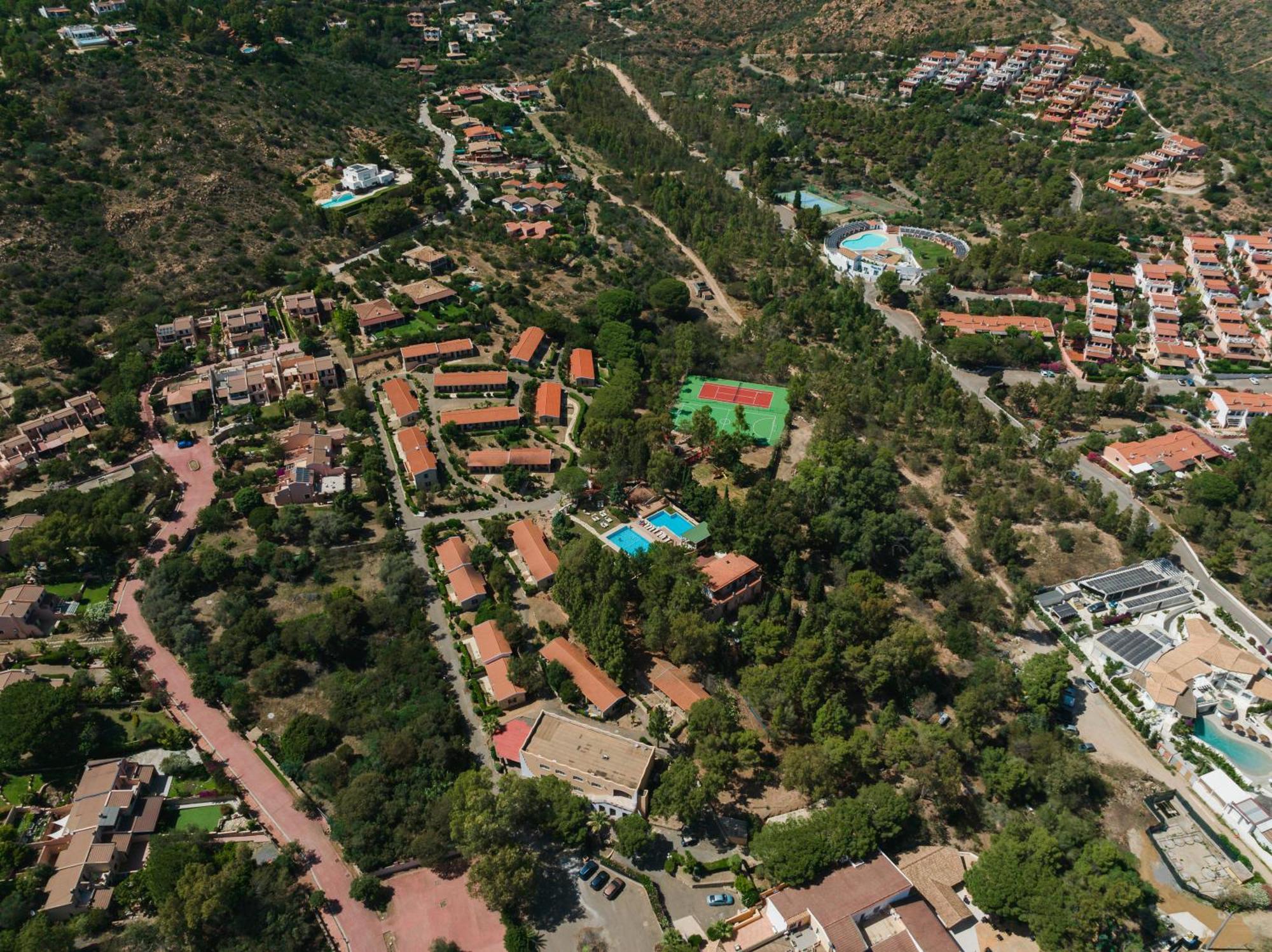 Amareclub Rocca Dorada Hotel Santa Margherita di Pula Bagian luar foto