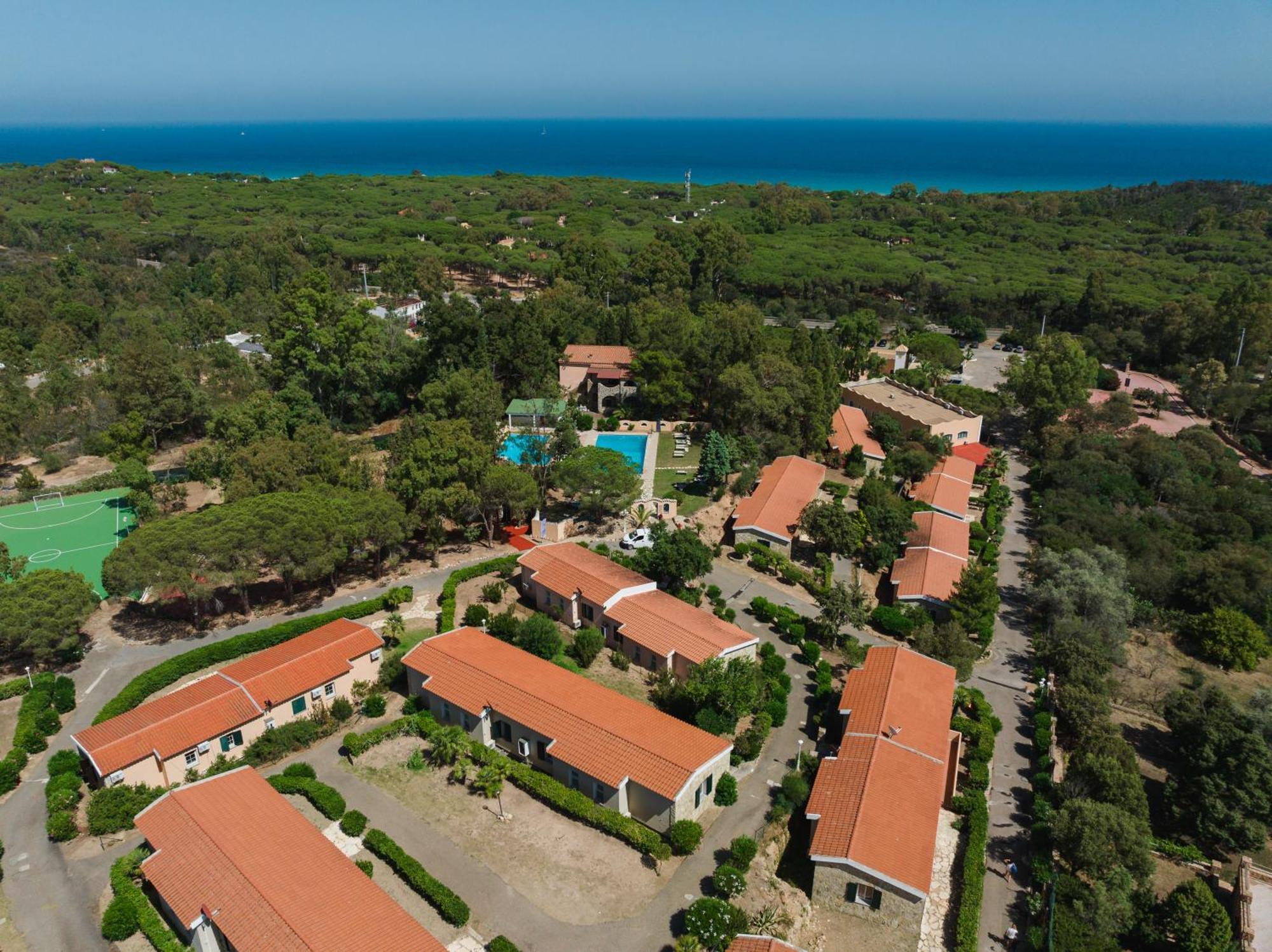Amareclub Rocca Dorada Hotel Santa Margherita di Pula Bagian luar foto