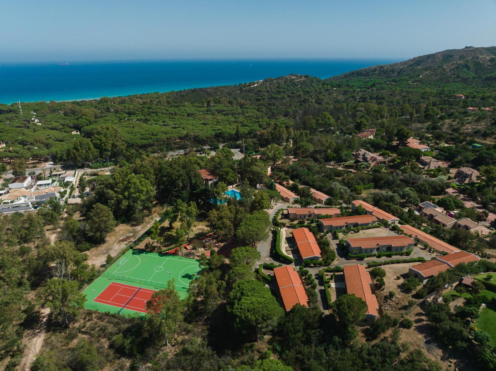 Amareclub Rocca Dorada Hotel Santa Margherita di Pula Bagian luar foto