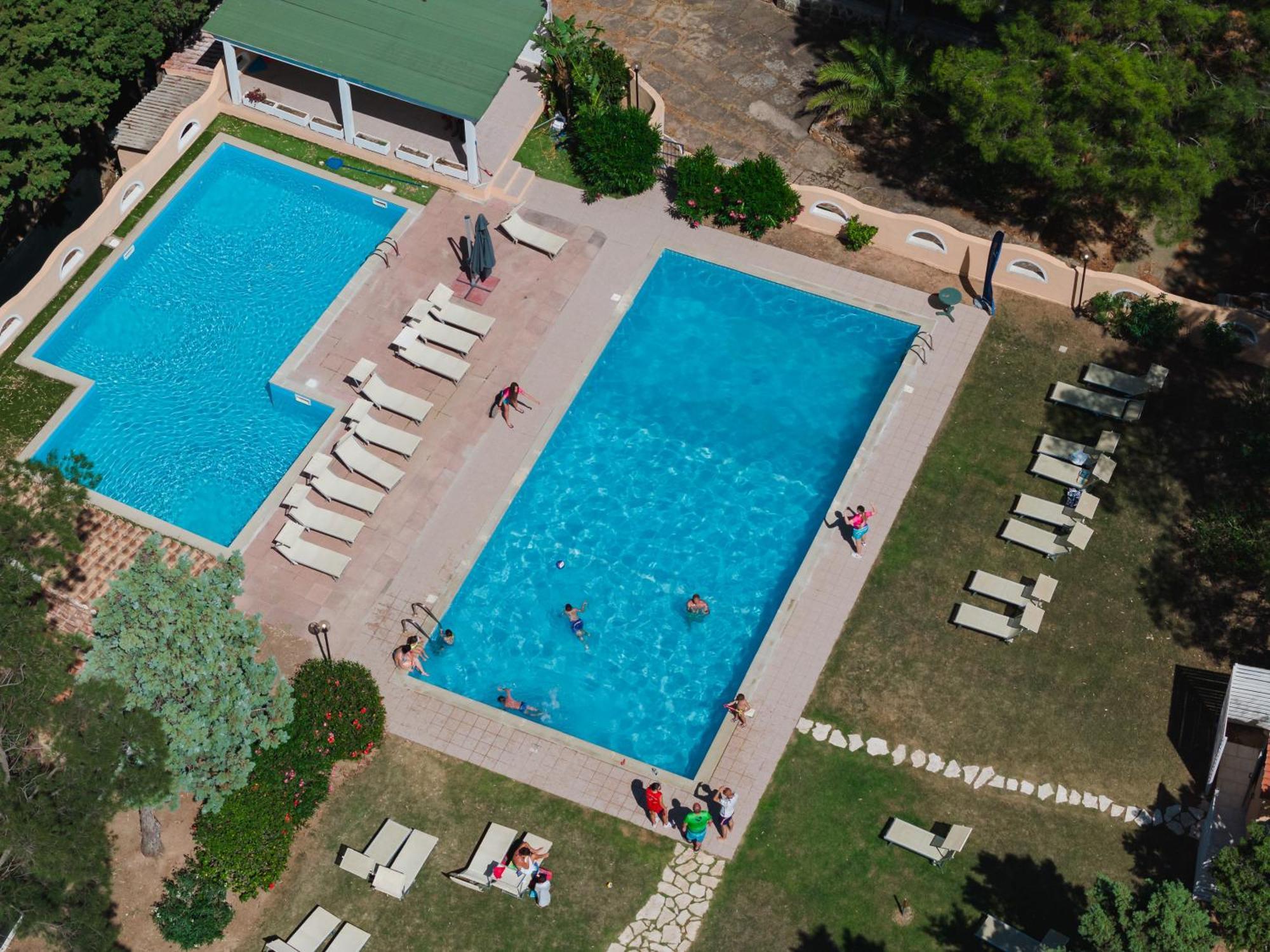 Amareclub Rocca Dorada Hotel Santa Margherita di Pula Bagian luar foto