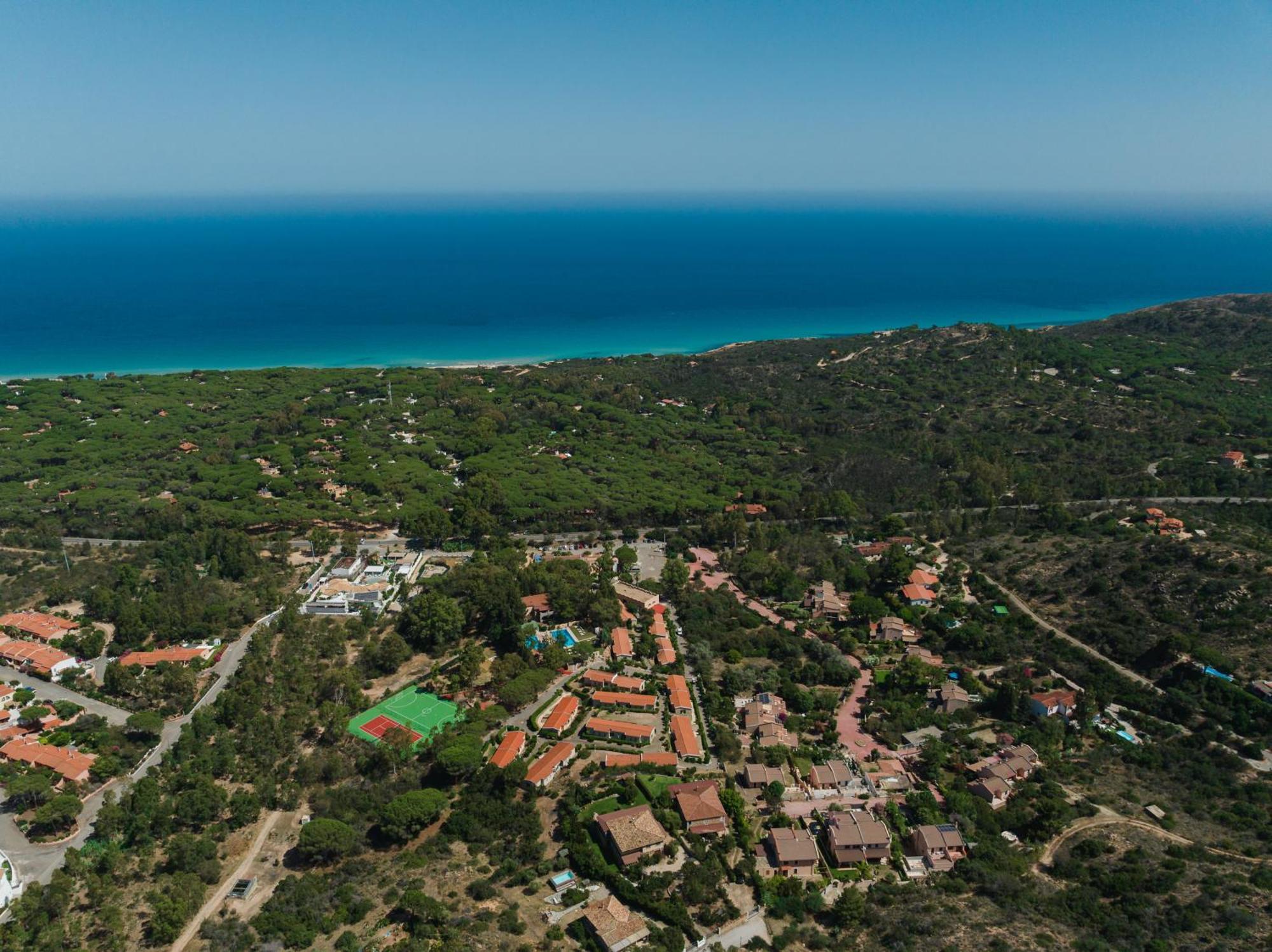 Amareclub Rocca Dorada Hotel Santa Margherita di Pula Bagian luar foto
