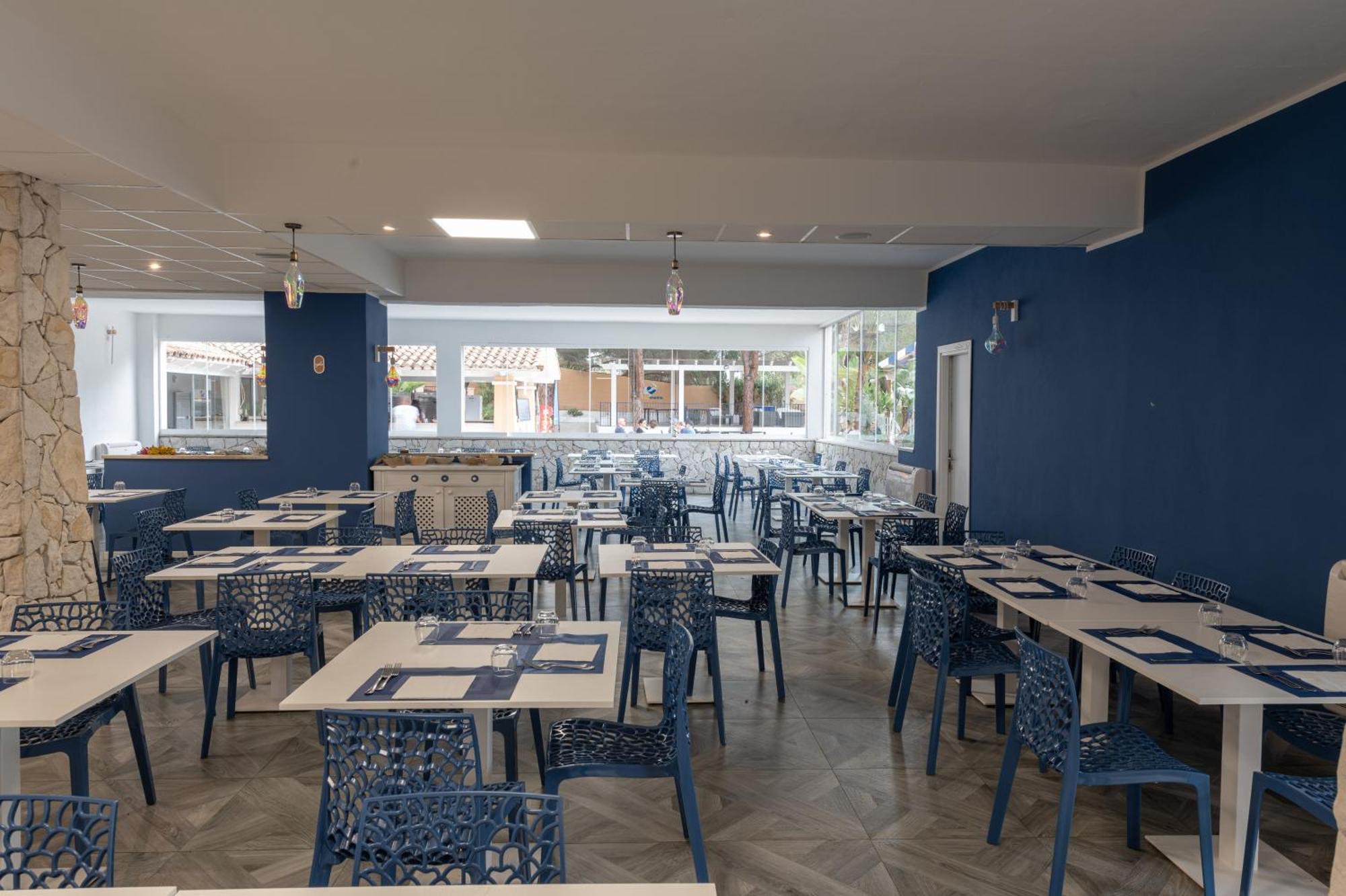 Amareclub Rocca Dorada Hotel Santa Margherita di Pula Bagian luar foto